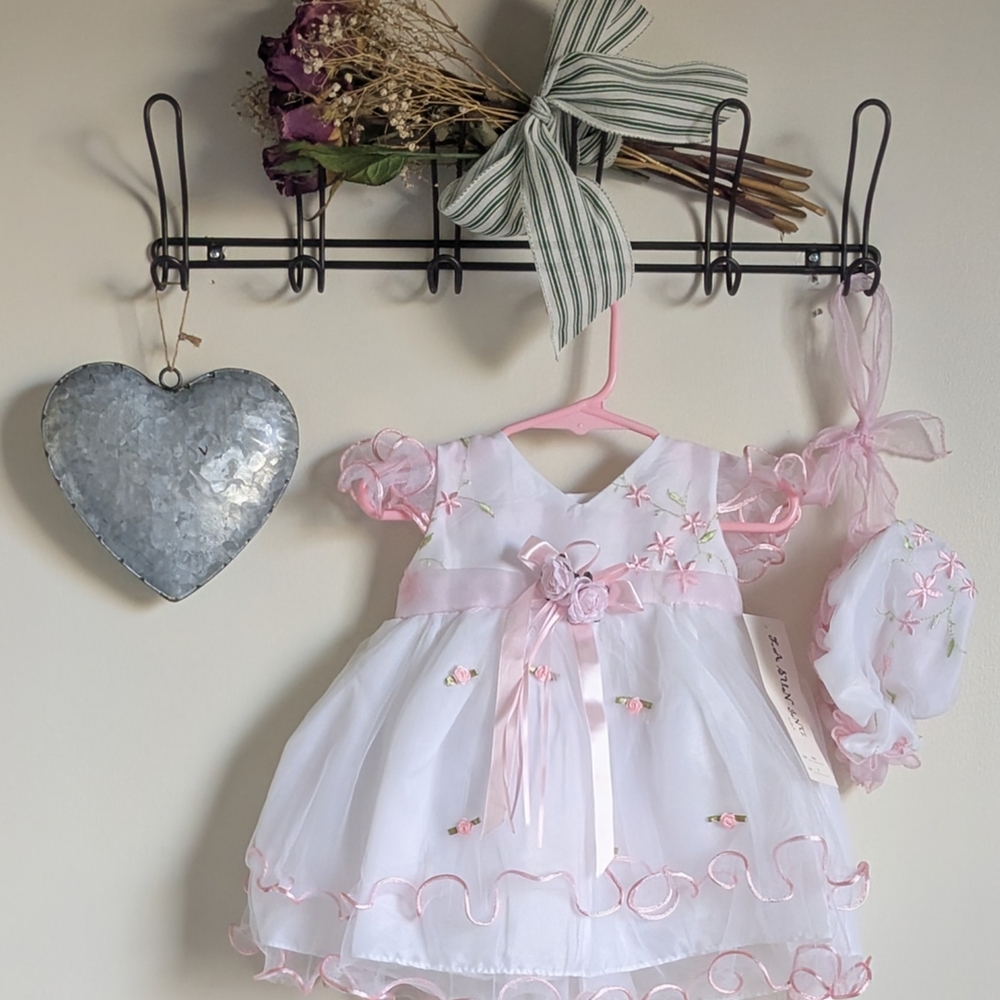 👑 Elegant Pink and White Baby Formal Dress With Matching Hat From Boutique 👑